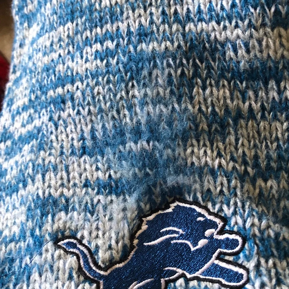 Navy and Heather Blue Knit Men's Scarf with Embroidered Lion Patch